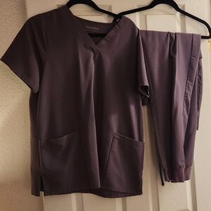 Mandala Large Dewberry Scrub Set